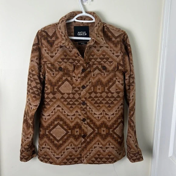 Native Youth Aztec Pattern Shacket Size Small - Picture 3 of 9